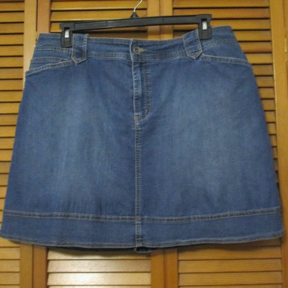 St. John's Bay Pants - St. John's Bay stretchy denim blue skort size 20W